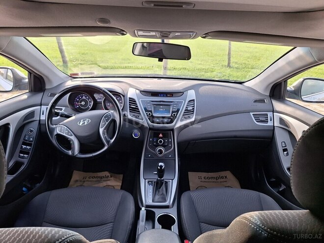 Hyundai Elantra 2015, 86,000 km - 1.8 l - Bakı