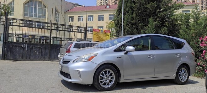 Toyota Prius V 2014, 303,000 km - 1.8 l - Bakı