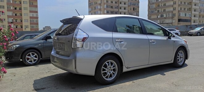 Toyota Prius V 2014, 303,000 km - 1.8 l - Bakı