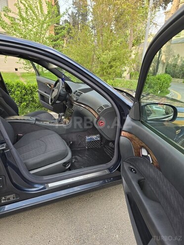 Mercedes E 240 2002, 185,000 km - 2.6 l - Bakı