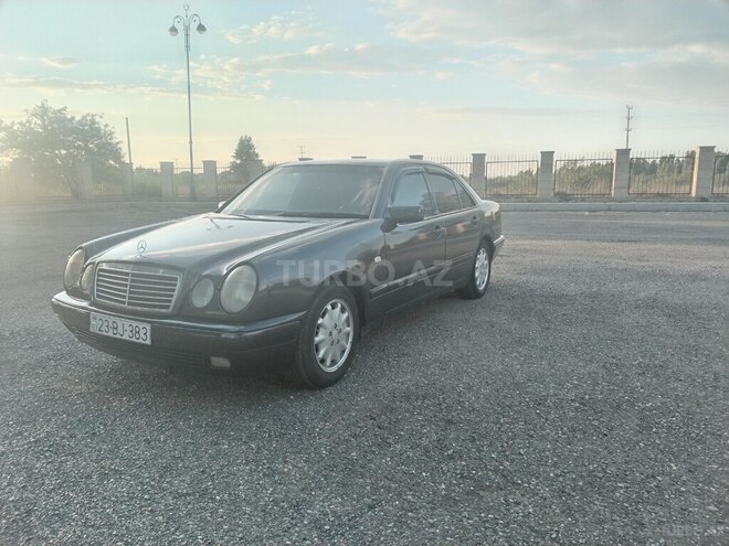 Mercedes E 230 1996, 365,287 km - 2.3 l - Yevlax