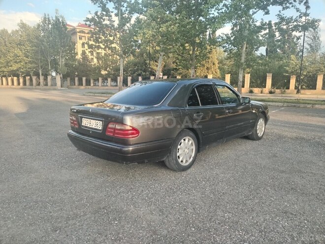 Mercedes E 230 1996, 365,287 km - 2.3 l - Yevlax