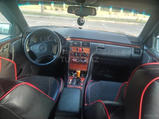 Mercedes E 230 1996, 365,287 km - 2.3 l - Yevlax