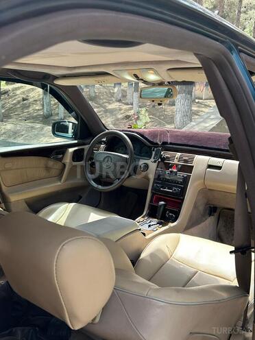 Mercedes E 320 1996, 274,000 km - 3.2 l - Bakı