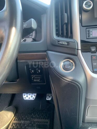 Toyota Land Cruiser 2020, 74,000 km - 4.6 l - Bakı