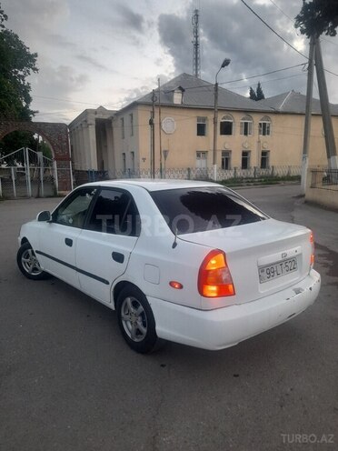 Hyundai Accent 2002, 390,588 km - 1.6 l - Samux