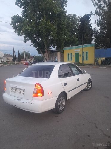Hyundai Accent 2002, 390,588 km - 1.6 l - Samux