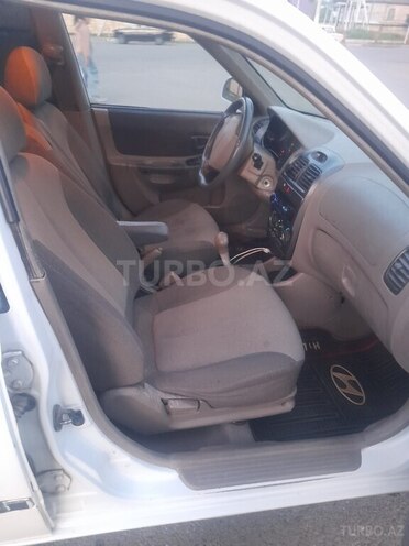 Hyundai Accent 2002, 390,588 km - 1.6 l - Samux