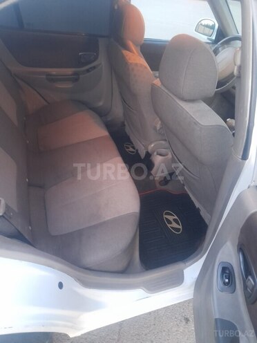 Hyundai Accent 2002, 390,588 km - 1.6 l - Samux
