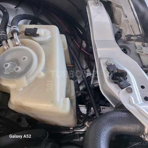 Mercedes E 240 1999, 281,000 km - 2.4 l - Gəncə
