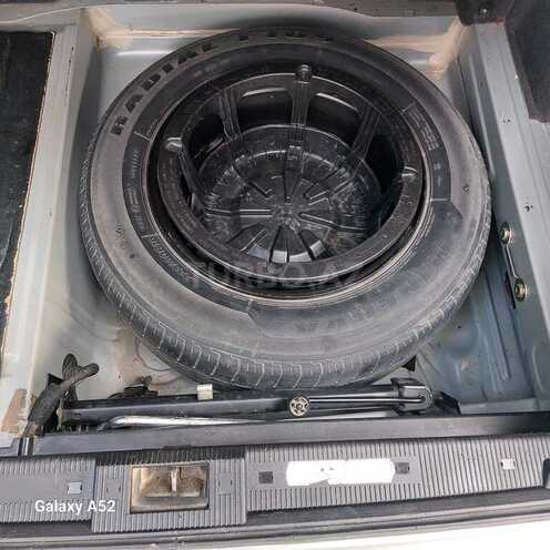Mercedes E 240 1999, 281,000 km - 2.4 l - Gəncə