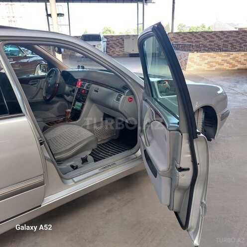 Mercedes E 240 1999, 281,000 km - 2.4 l - Gəncə