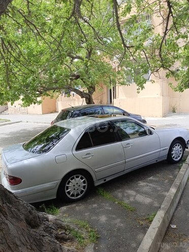 Mercedes E 220 d 1999, 346,000 km - 2.2 л - Bakı
