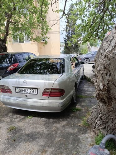 Mercedes E 220 d 1999, 346,000 km - 2.2 л - Bakı
