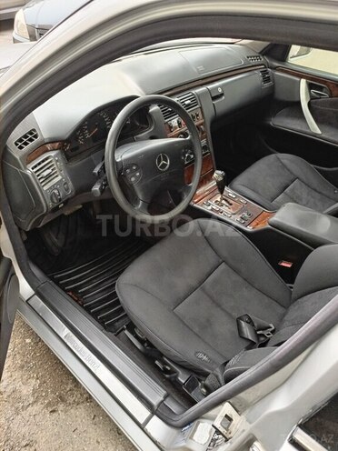 Mercedes E 220 d 1999, 346,000 km - 2.2 л - Bakı