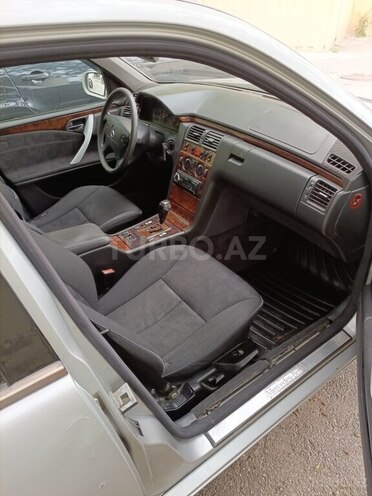 Mercedes E 220 d 1999, 346,000 km - 2.2 л - Bakı
