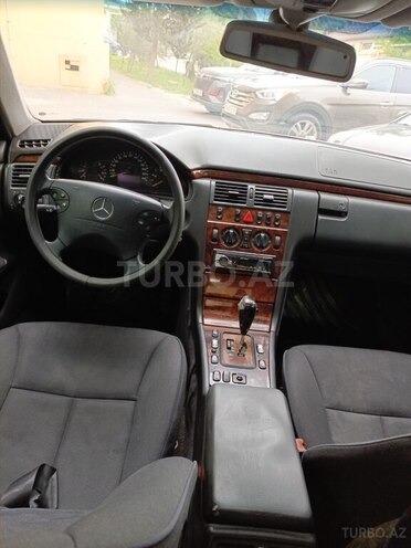 Mercedes E 220 d 1999, 346,000 km - 2.2 л - Bakı