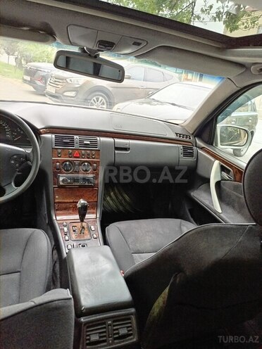 Mercedes E 220 d 1999, 346,000 km - 2.2 л - Bakı