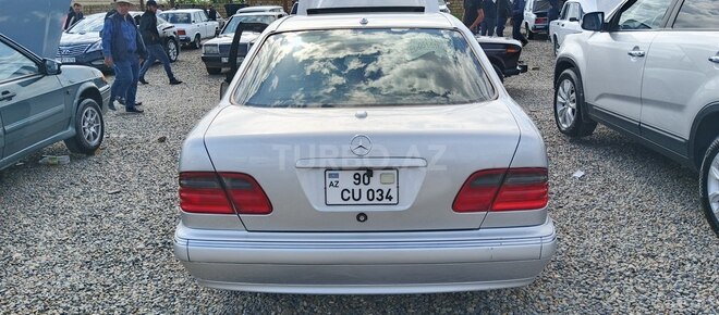 Mercedes E 320 1998, 180,000 km - 3.2 l - Gədəbəy
