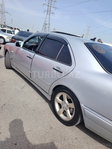 Mercedes E 220 d 1999, 629,000 km - 2.2 l - Sumqayıt
