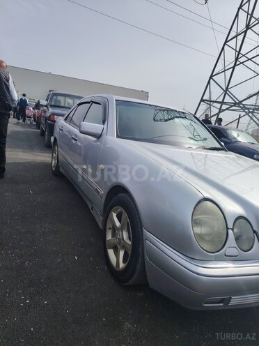 Mercedes E 220 d 1999, 629,000 km - 2.2 l - Sumqayıt