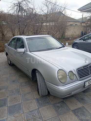 Mercedes E 240 1999, 366,330 km - 2.4 l - Bakı