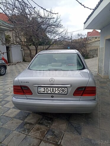 Mercedes E 240 1999, 366,330 km - 2.4 l - Bakı
