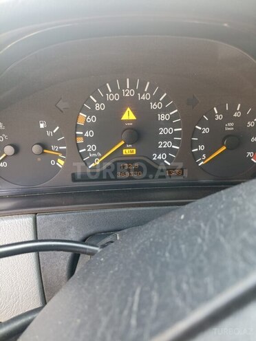 Mercedes E 240 1999, 366,330 km - 2.4 l - Bakı