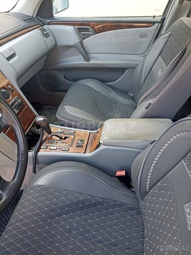 Mercedes E 240 1999, 366,330 km - 2.4 l - Bakı