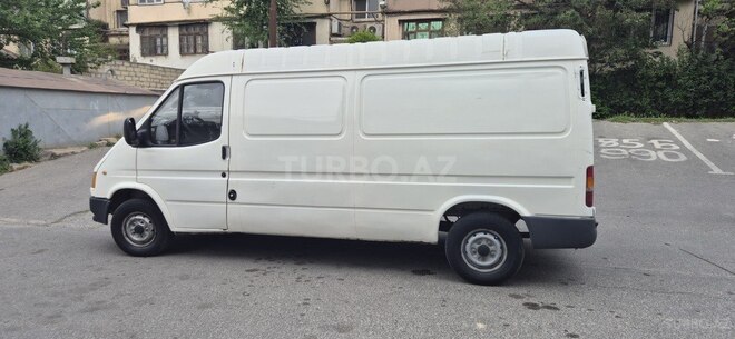 Ford Transit-4