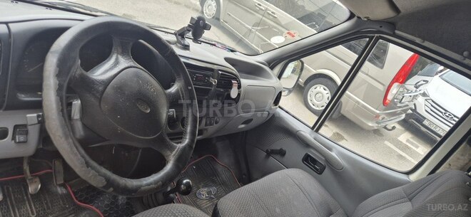 Ford Transit-10
