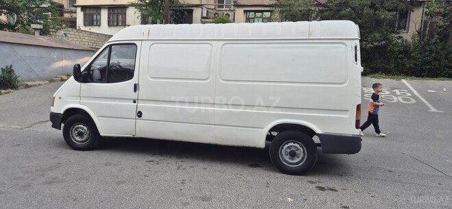 Ford Transit-6