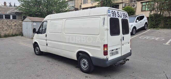 Ford Transit-5