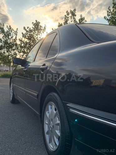 Mercedes E 220 2000, 328,000 km - 2.2 л - Gəncə