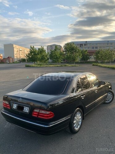 Mercedes E 220 2000, 328,000 km - 2.2 л - Gəncə