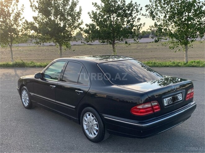 Mercedes E 220 2000, 328,000 km - 2.2 л - Gəncə