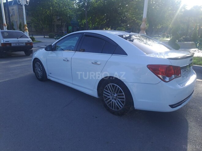 Chevrolet Cruze 2011, 120,000 km - 1.4 l - Yevlax