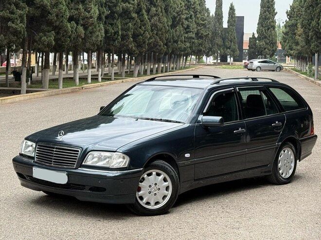 Mercedes C 200 2000, 180,000 km - 2.0 l - Gəncə