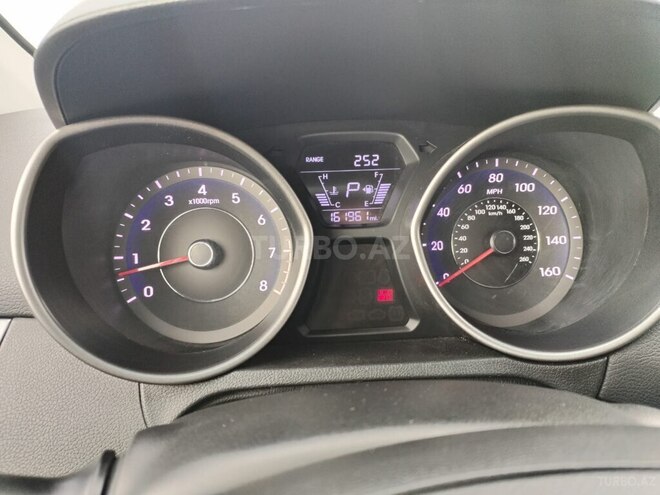 Hyundai Elantra 2015, 160,000 km - 1.8 л - Bakı