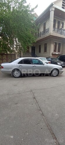 Mercedes E 230 1996, 420,000 km - 2.3 l - Bakı
