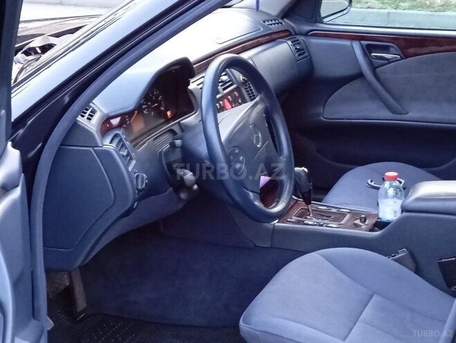 Mercedes E 270 2000, 377,700 km - 2.7 l - Mingəçevir