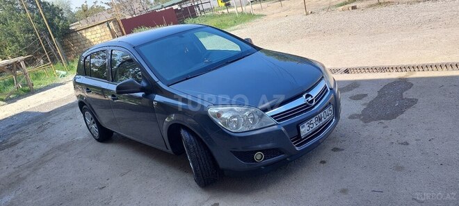 Opel Astra 2009, 277,000 km - 1.4 l - Qusar