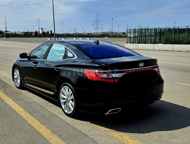 Hyundai Grandeur 2016, 200,000 km - 2.2 л - Bakı
