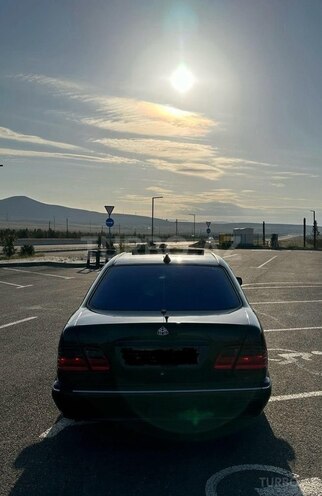 Mercedes E 270 2000, 389,000 km - 2.7 l - Bakı
