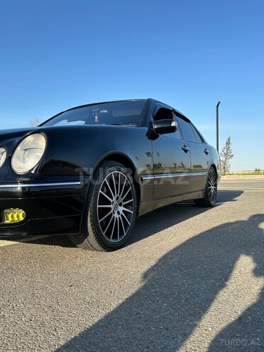 Mercedes E 270 2000, 389,000 km - 2.7 l - Bakı