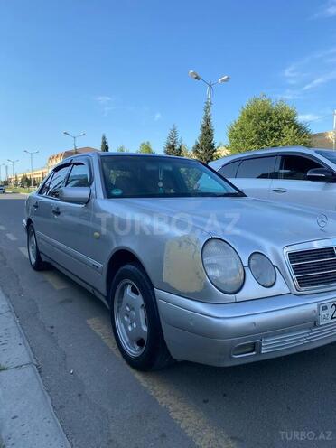 Mercedes E 240 1999, 61,446 km - 2.4 l - Gəncə