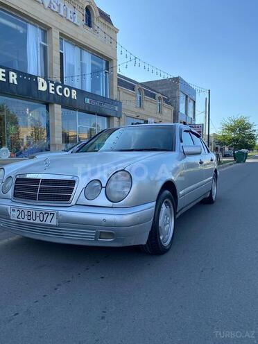 Mercedes E 240 1999, 61,446 km - 2.4 l - Gəncə