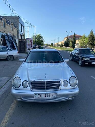 Mercedes E 240 1999, 61,446 km - 2.4 l - Gəncə