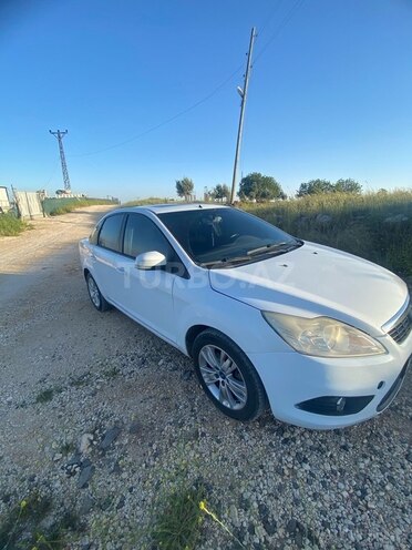 Ford Focus 2013, 216,000 km - 1.6 л - Naxçıvan