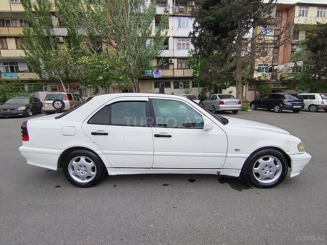 Mercedes C 240 2000, 410,000 km - 2.4 l - Bakı